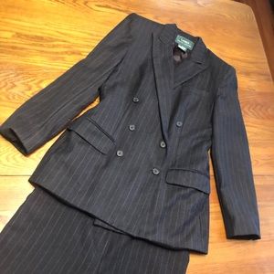 Lauren Ralph Lauren Women’s suit. Dark gray pinstripe. Jacket-4 / Pants-6